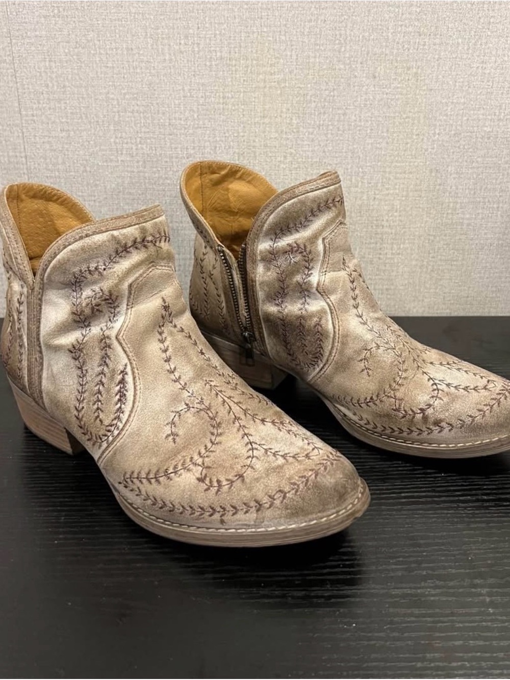 Sterling River Womens 12 Taupe Embroidered R-Toe Western Cowgirl Boots Booties